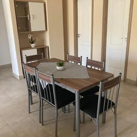 Anonymous Apartman Apartman Balatonlelle